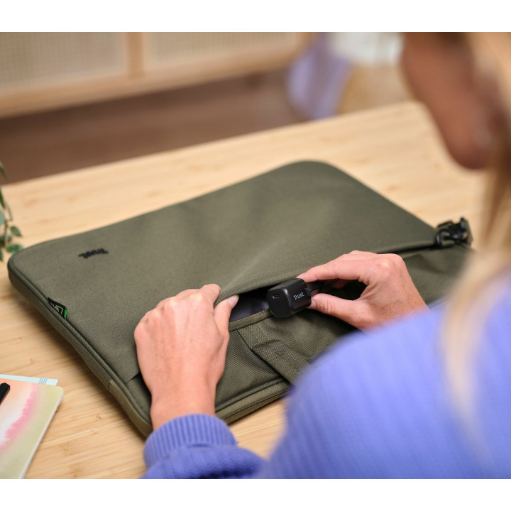 TRUST MAXO 20W USB-C CHARGER BLACK