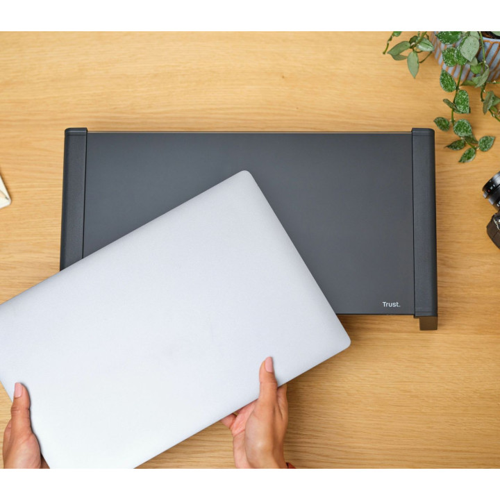 TRUST MONTA GLASS MONITOR STAND BLK