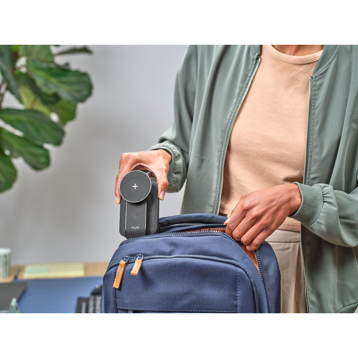 TRUST VIRO 3-IN-1 MAGNETIC CHARGE STAND